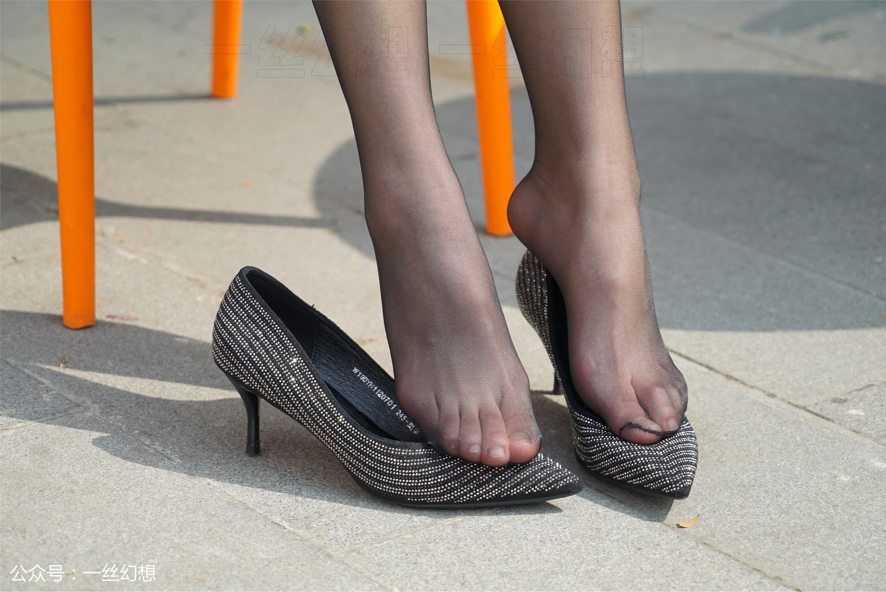 高丝女子图鉴 袜小喵×一丝幻想 NZ057 莹